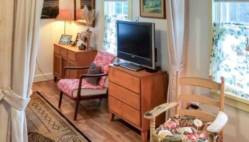 Rustic-Chic Cottage with Yard and Grill - Near Hiking! - Foto 4