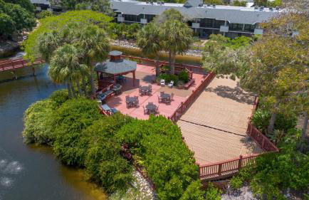 Park Shore Resort - Pool & Bar Close to Beach - Foto 32