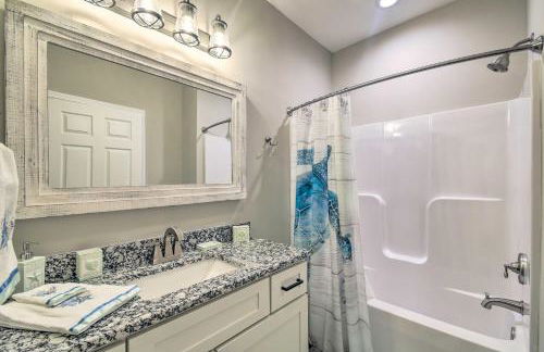 Ocean Isle Beach Home with Shared Lanai and Grill - Foto 20