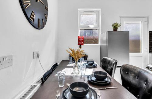 Anfield House - Liverpool Retreat 7 Bedroom Home - Photo 34