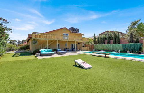 Luxe 4BR Vegas Retreat Pool, Games and BBQ - Foto 36