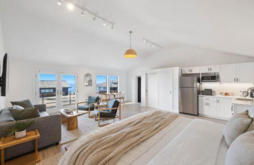 Distinguished Oceanfront Point Estate with Iconic Beach Mountain Vistas - Foto 70