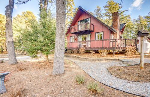 Charming Tamworth Cabin with Grill and Fireplace - Foto 29