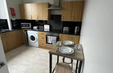 Homely 3 bed town centre flat - Foto 5