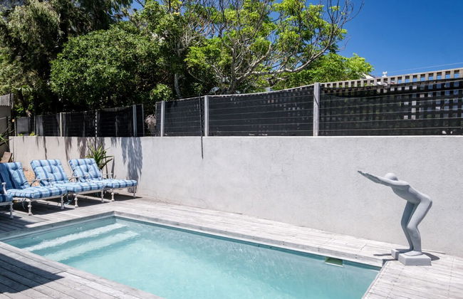 Camps Bay Holiday Apartment in Secure Complex With Private Pool and Parking Houghton Views - Foto 37