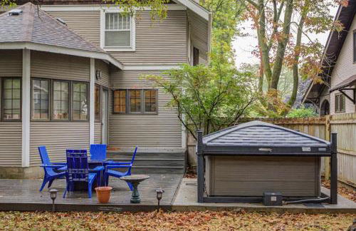 615 Ash Avenue - Modern Retreat w Hot Tub - Foto 33