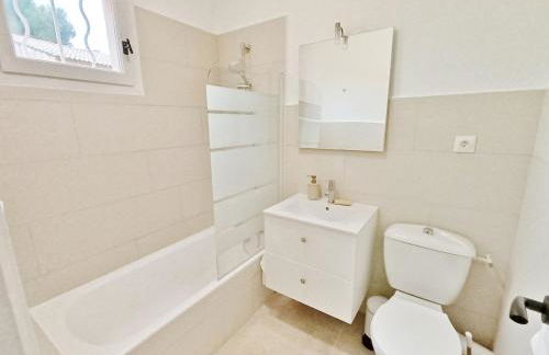 Appartement 2 pièces avec Balcon, Clim et Parking au Port de Hyères - Foto 12