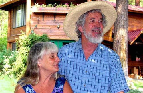 Luxurious Bed and Breakfast Suite for One or Two Couples near Kettle Falls, Washington - Foto 12