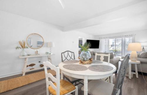 Newly Listed - One bedroom condo on Harbor Island - Foto 1