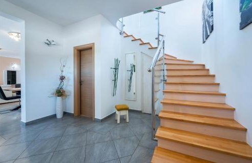 Lovely Home In Susnjevica With Kitchen - Photo 19