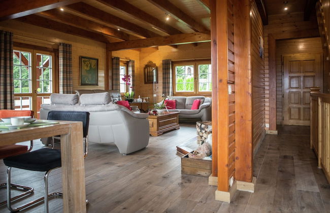 Affluent Chalet in Septon with Whirlpool, Sauna, Hot Tub - Photo 19