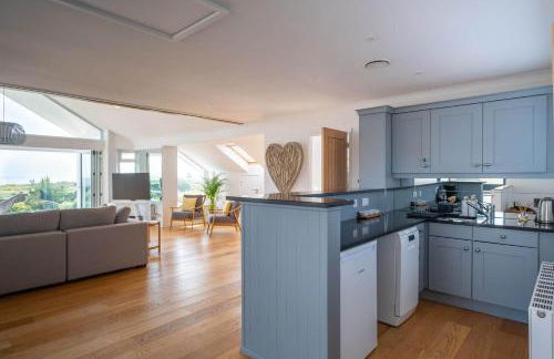 High Tide - Photo 10