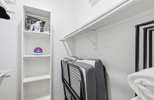 Chick modern Haven Elegant stay with modern views - Photo 12