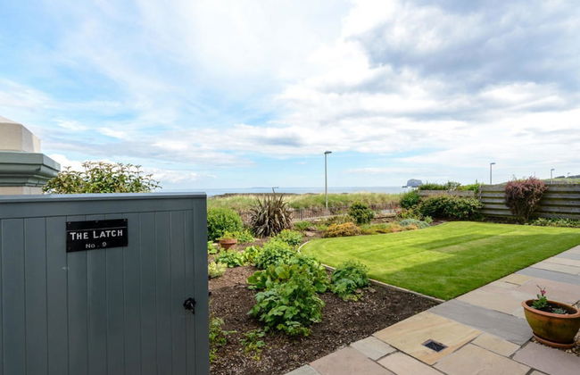 The Latch - Foto 28