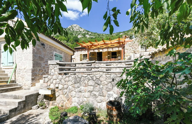 Traditional Stone House Bura - Nature Park Velebit - Foto 68