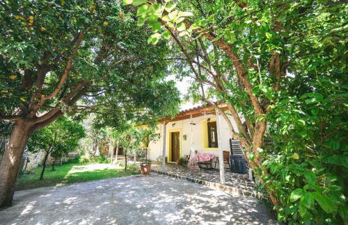 Small Villa Gerani - Photo 1