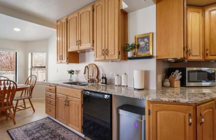 Family-Friendly 4BR Provo Home Near Provo Airport - Foto 7