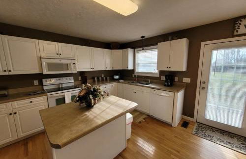 Fenced backyard! 6 miles to Cookeville Boat Dock! - Foto 15