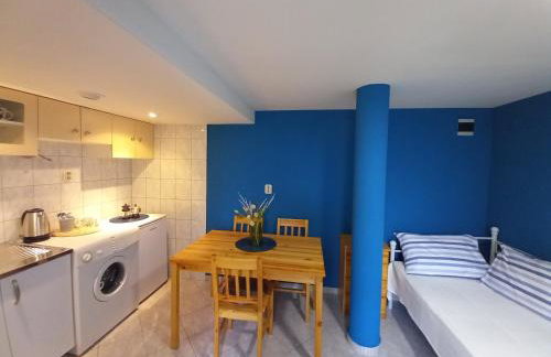 JOVI-relaxing, fenced, private, heated pool & view - Photo 38