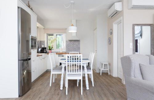 Into The Blue Villa - Photo 16