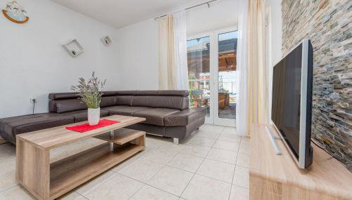 4 Bedroom Gorgeous Home In Lisicic - Foto 3