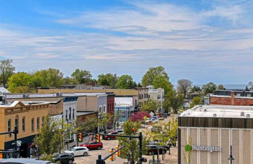 Luxury Downtown South Haven Condo With Rooftop Deck - Photo 57