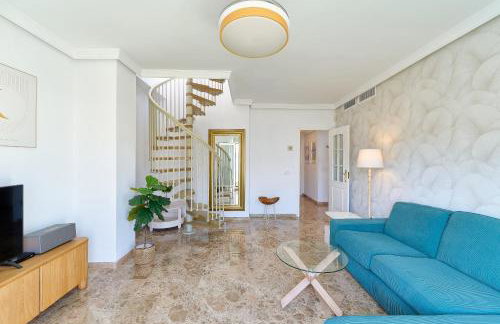 Penthouse - Private Rooftop Terrace, 2min to Beach - Foto 19