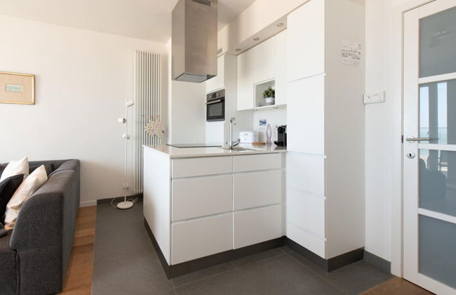 Beautiful Apartment With sea View - Photo 8