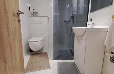 Apartments Orlić - Self check-in with code, WI-FI, Netflix, smart TV, garden, terrace - Photo 59