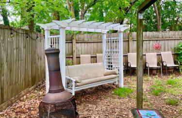 Family Friendly Downtown Home - Private Yard & Grill - Location, Location, Location! - Foto 5