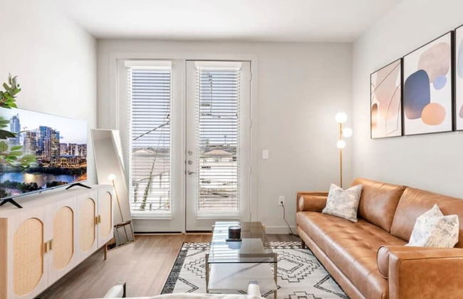 Prime Soco Quaint 1BR King Suite w Pool Parking - Photo 15