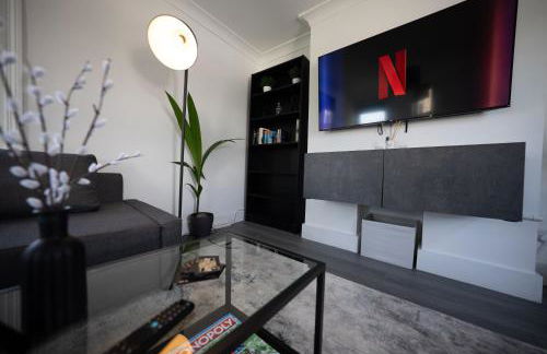 3BR Home Gem - sleeps 9 - Netflix - Near O2 & Greenwich Park - Foto 17