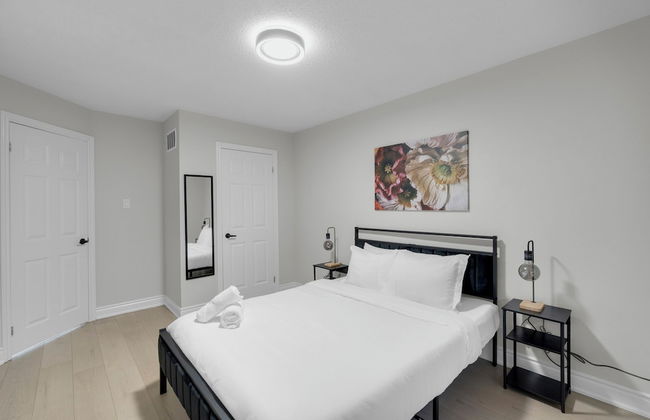 Beautiful House - On A Quiet Street - Photo 7