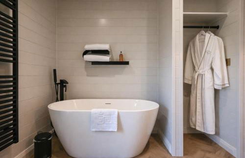 Staining Luxury Lodges - Photo 8