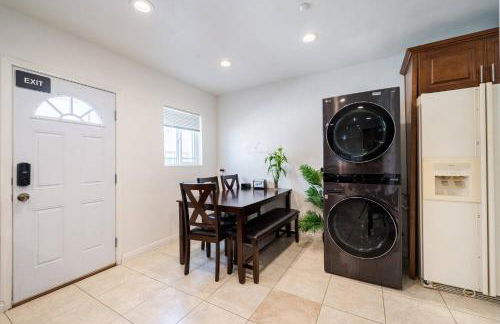 40 ppl 2 houses 13 Bedrooms btw Disney Hollywd - Foto 45