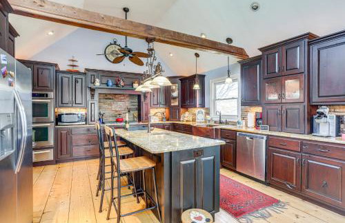 Large Deck: Luxe 6-Acre Retreat in Dahlonega! - Photo 8