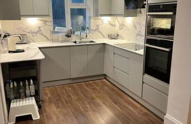 Lovely 3 bedroom house in Borehamwood . - Foto 7