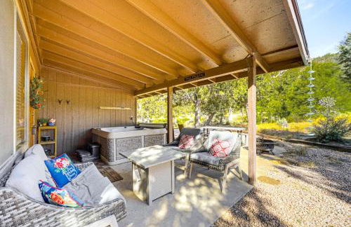 Peaceful Strawberry Cabin Fire Pit and Hot Tub - Foto 17