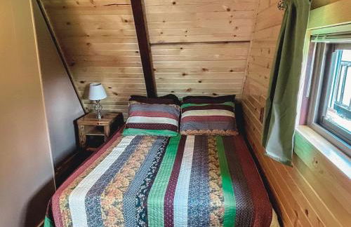 Edgewater Escape, Hocking Hills, Hot Tub, Pond - Photo 22