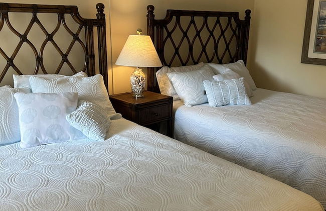 Gorgeous 2 bedroom condo with panoramic views of the Atlantic Ocean. 2 Condo by RedAwning - Photo 7