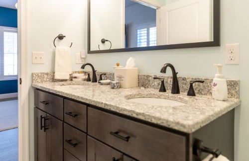 Deep Creek Retreat Hot Tub 85 inchTV all one level - Foto 33