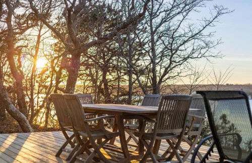 Waterfront Home with Guest Cottage - Foto 25