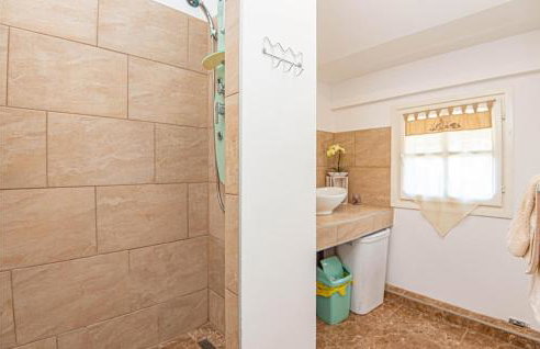 5 Bedroom Lovely Apartment In Raslina - Foto 30