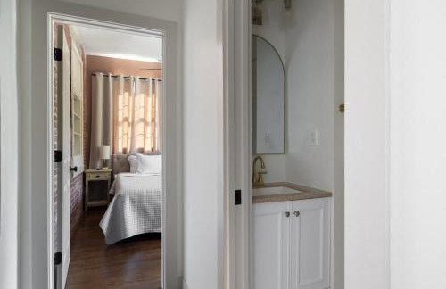 Blushing Pink Manor! Off Frankfort Ave! 8 BR! - Foto 6