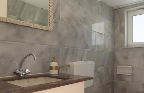 Reina Apartments - Photo 26