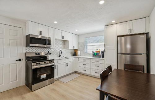 Elegant Largo Retreat, Sleeps 8, 10 Mins to Beach - Foto 3