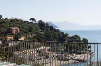 Modern and Elegant apartment with a spacious sea view terrace overlooking Palmaria Island Bright designer interiors Fully equipped Up to 6 guests Private parking Aircon All the comforts for a perfect stay - Foto 68