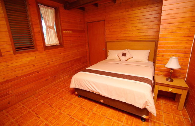 Villa ChavaMinerva Kayu - Ciater - Foto 5