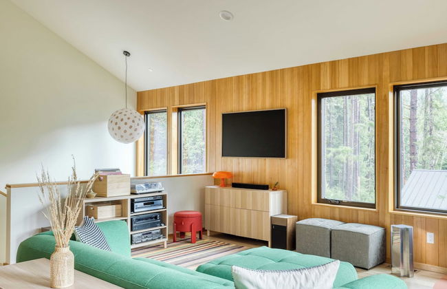 Rustic Arch Cape Getaway w/ Vibrant Interior Walk to the Beach Cape Wonder - Foto 7