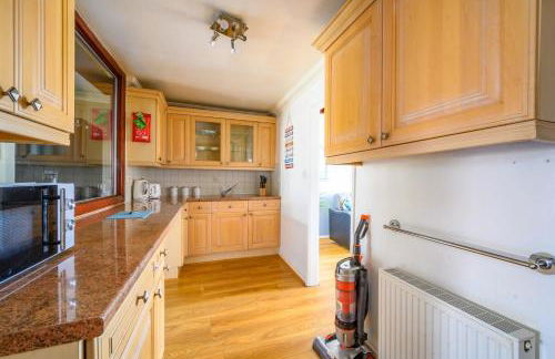 51VL For your Stylish and Relaxed Stay with Free Parking and Free WiFi - Foto 29